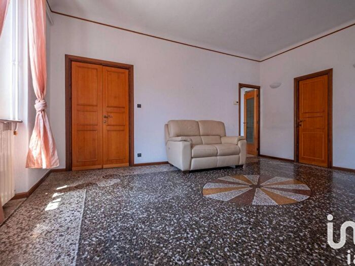 Appartamento con 6 locali in vendita in Via Teglia, Bolzaneto, Genova