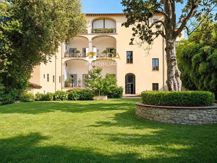 Appartamento con 5 locali in vendita in Via della Torre, Pistoia