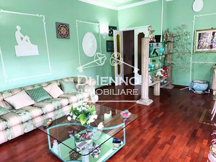 Appartamento con 5 locali in vendita in Roma