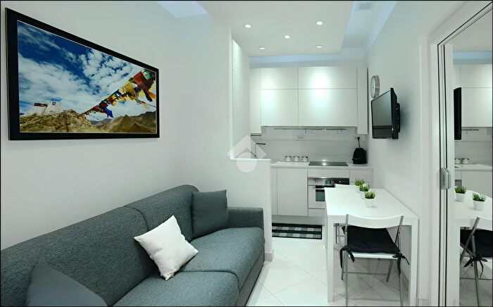 Appartamento bilocale in vendita in Via dei Pettinari, Roma