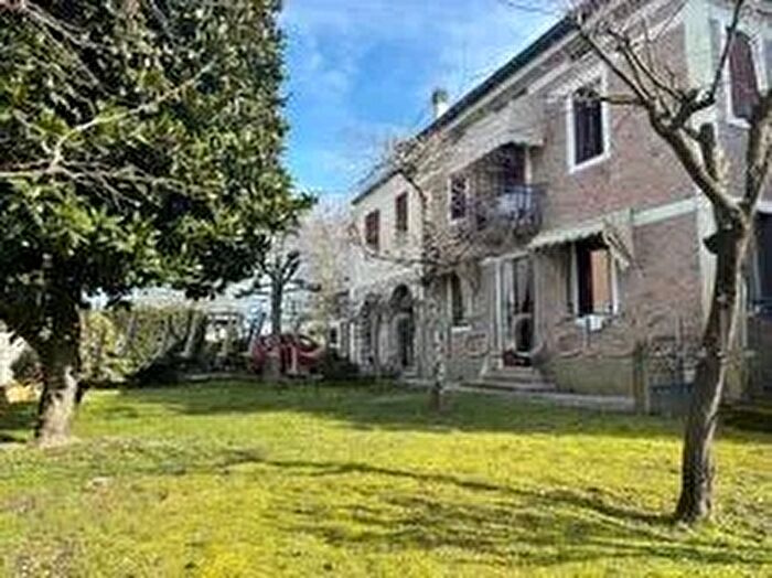 Casa con 7 locali in vendita in Corso della Vittoria, Legnago