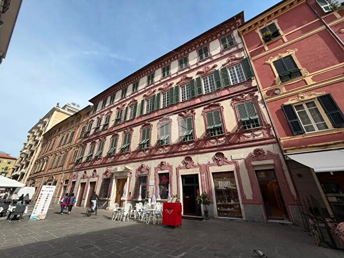 Appartamento quadrilocale in affitto in Piazza SantAgostino, La Spezia