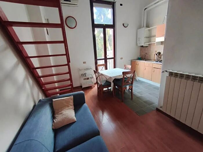 Appartamento trilocale in affitto in Via Carlo Torre, Milano