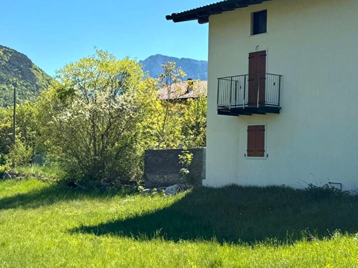 Casa quadrilocale in affitto in Strada Provinciale di Trambileno, Trambileno