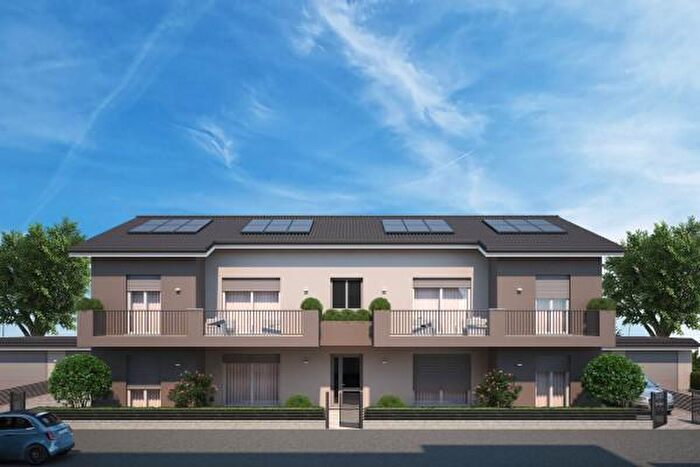 Appartamento quadrilocale in vendita in Strada Montrucco, Voghera