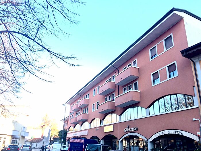 Appartamento con 6 locali in vendita in Cervignano Del Friuli