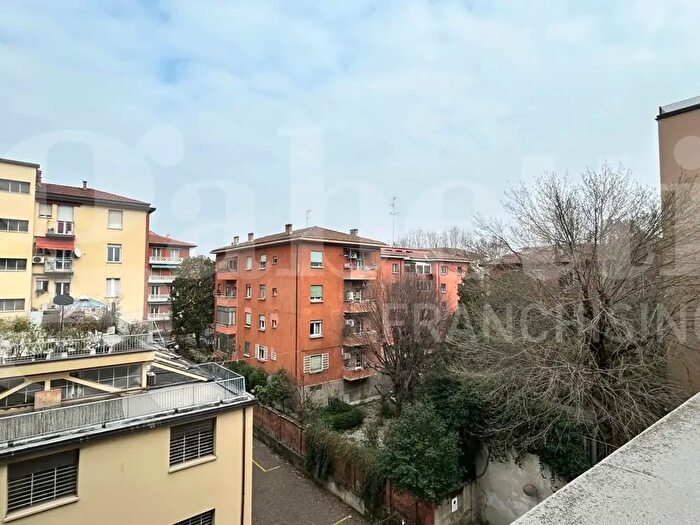 Appartamento con 5 locali in vendita in Via Mazzini, Bologna