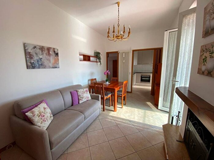 Appartamento bilocale in affitto in Via Legnone, Dergano, Milano