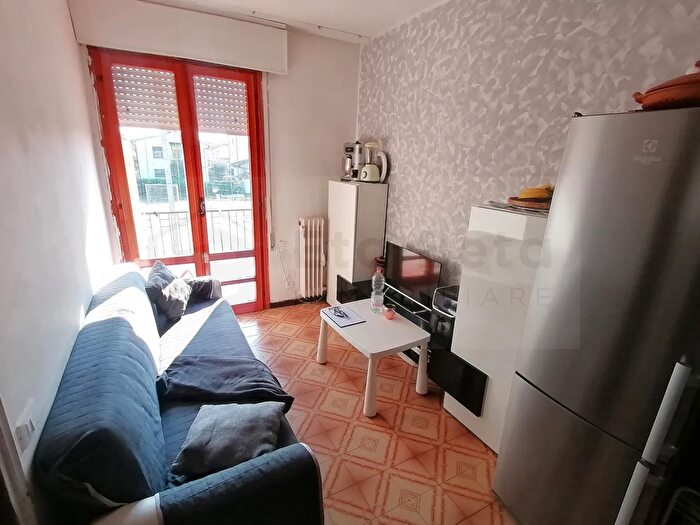 Appartamento trilocale in vendita in Via Gerolamo Induno, Padova