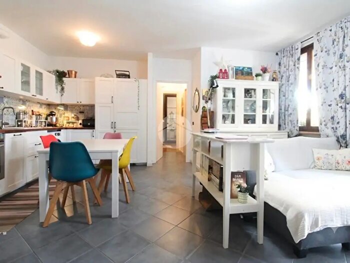 Appartamento trilocale in vendita in Via Nenni, Montechiarugolo