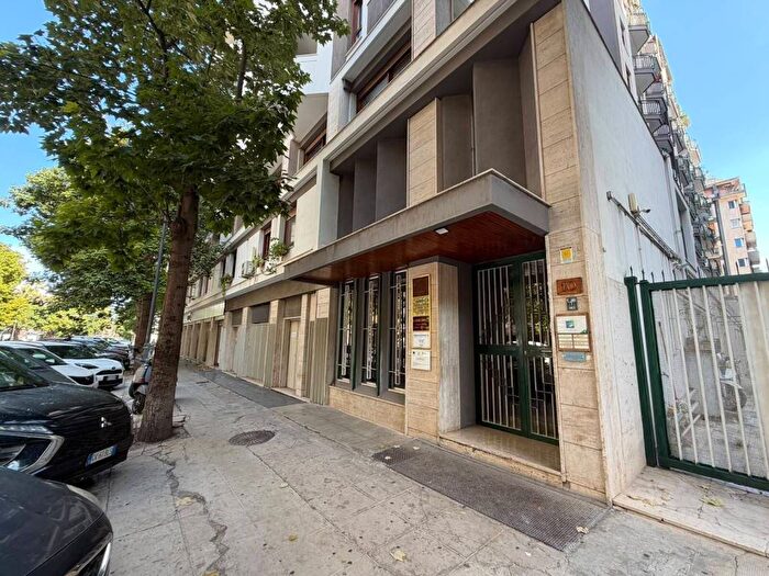 Appartamento quadrilocale in affitto in Via XX Settembre, Politeama Ruggiero Settimo, Palermo
