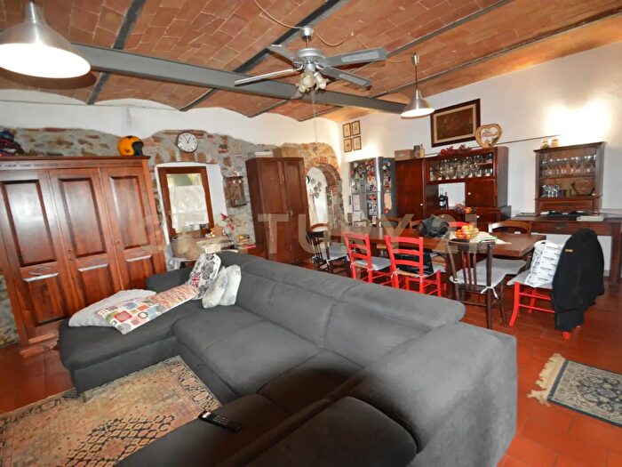 Casa quadrilocale in vendita in Via Aurelia Sud Loc Braccagni, Grosseto