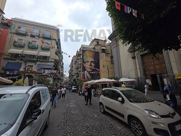 Appartamento bilocale in vendita in Via San Biagio dei Librai, Napoli