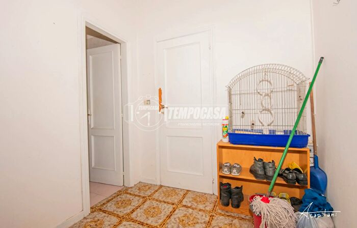 Appartamento trilocale in vendita in Via Francesco Ghiaroni, Modena