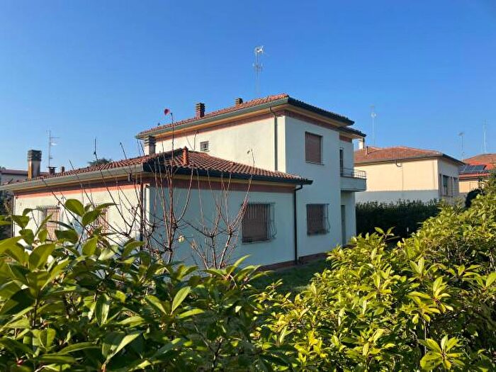 Casa con 6 locali in vendita in Via Venceslao Baravelli, Massa Lombarda