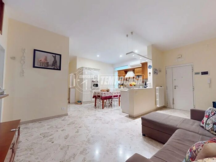 Appartamento trilocale in vendita in Via Fiume, Mola Di Bari