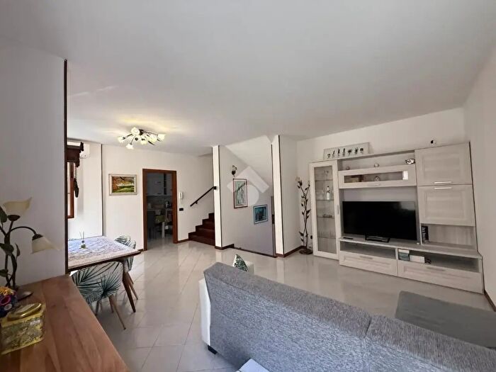 Appartamento quadrilocale in vendita in Via Vincenzo Gagliardi, Venezia