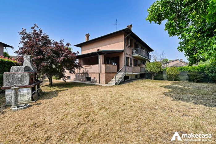 Casa quadrilocale in vendita in Via Deledda, San Zenone Al Lambro