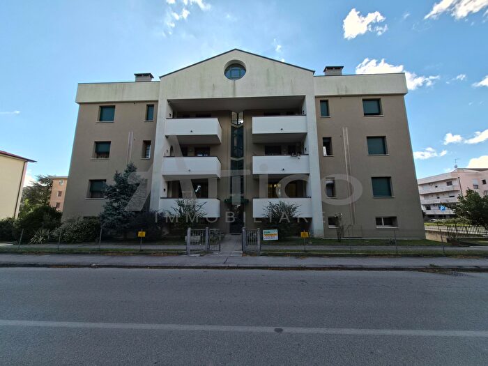 Appartamento quadrilocale in vendita in Anguillara Veneta Pd, Anguillara Veneta