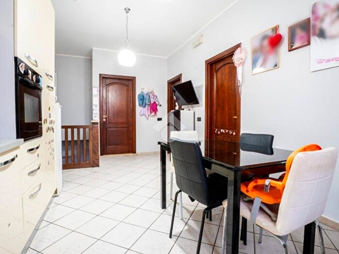Appartamento trilocale in vendita in Via della Rocca, Centro, Mentana