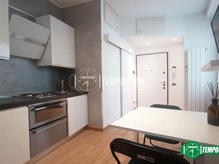 Appartamento monolocale in affitto in Via San Calocero, Milano