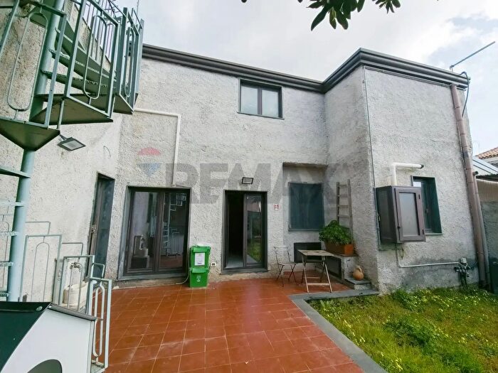 Casa con 5 locali in vendita in Via Rodi, Belpasso