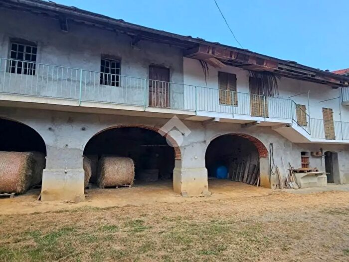 Appartamento con 6 locali in vendita in Via Gay, Prarostino