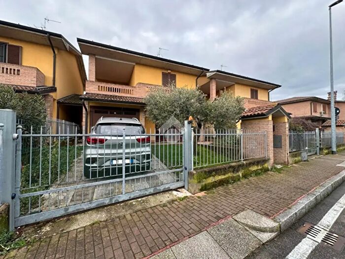 Casa quadrilocale in vendita in Via Ligabue, Rivolta DAdda
