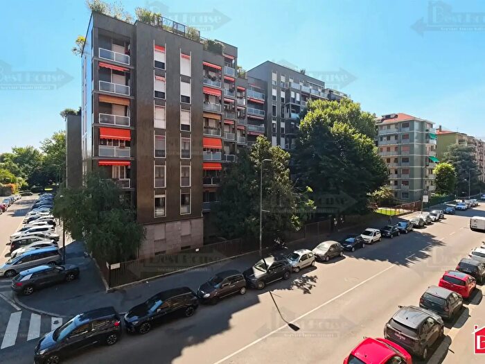 Appartamento bilocale in vendita in Via Ronchi, Milano