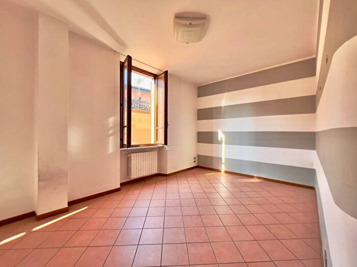 Appartamento bilocale in affitto in Via M Butturini, Centro, Salò