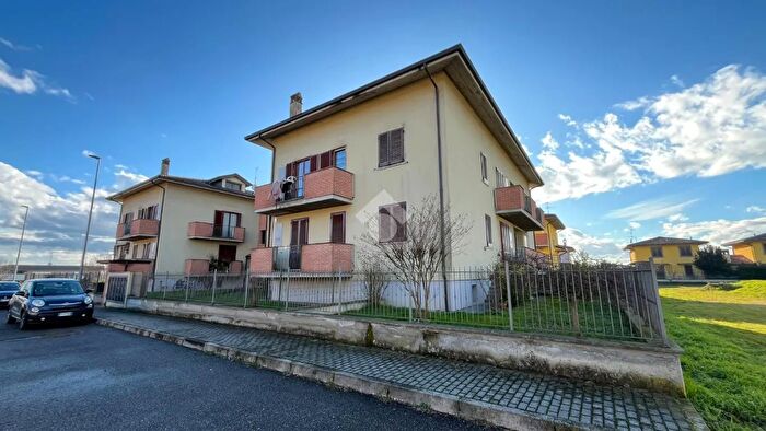 Appartamento trilocale in vendita in Via dei Salici, Livraga