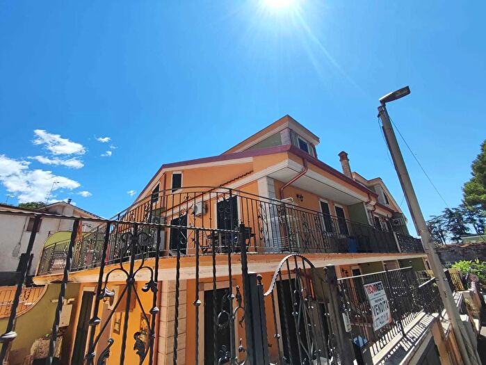 Appartamento trilocale in vendita in Via Nicolo Paganini, Guidonia Montecelio