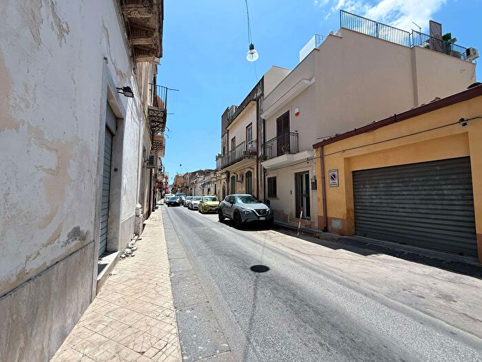 Appartamento bilocale in vendita in Via Giovanni Aurispa, Noto