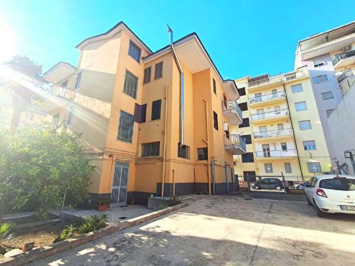 Appartamento con 6 locali in vendita in Montagna, Marigliano