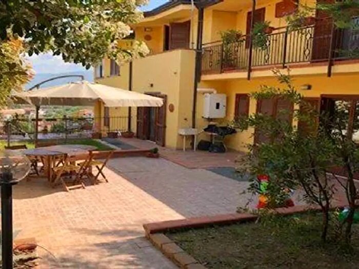 Casa con 8 locali in vendita in Via Leonardo da Vinci, Mendicino