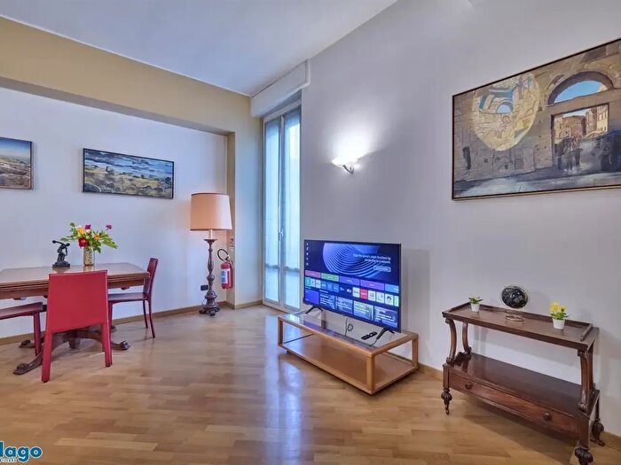 Appartamento trilocale in vendita in Via Soperga, Milano