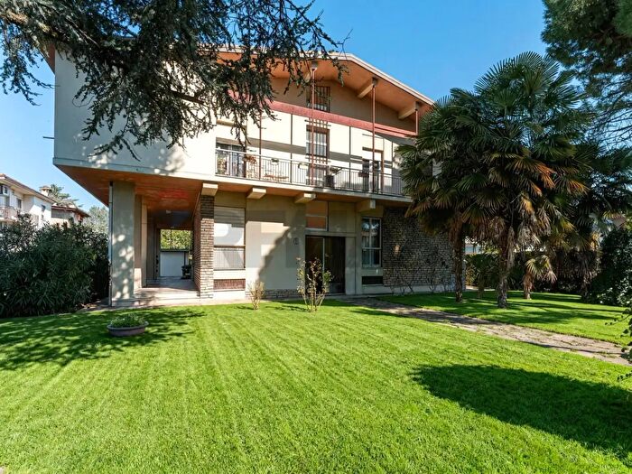 Appartamento con 5 locali in vendita in Via Roma, Scanzorosciate