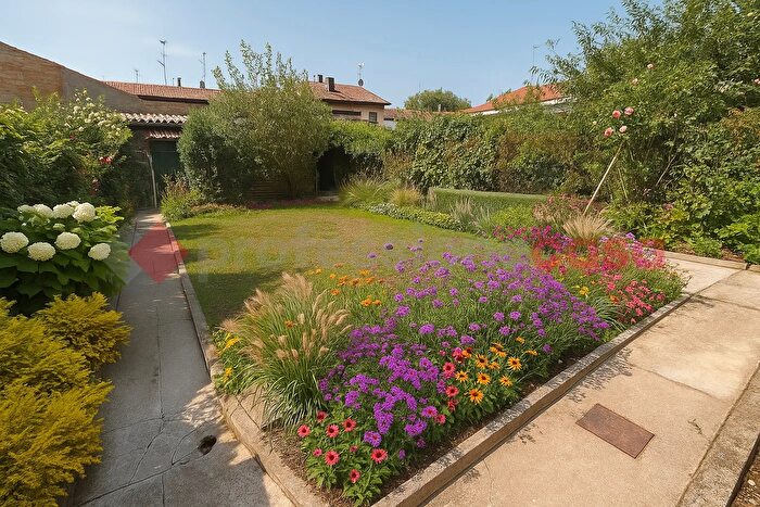 Casa con 5 locali in vendita in Piazza Garibaldi, Landriano