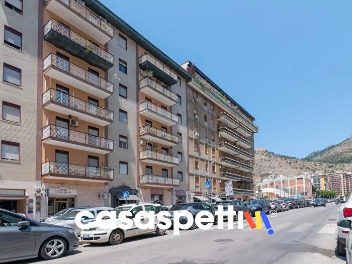 Appartamento quadrilocale in vendita in Via Don Orione, Palermo