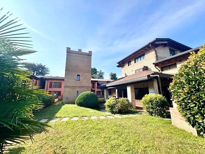 Appartamento bilocale in vendita in Via Respighi, Seregno