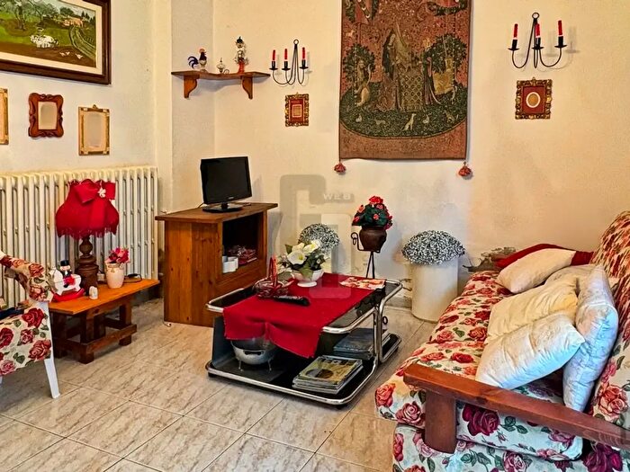 Appartamento trilocale in vendita in Via Roma, Lizzano In Belvedere