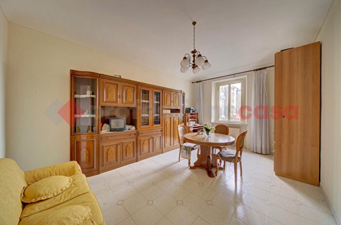 Appartamento trilocale in vendita in Via Pacchiotti, Torino