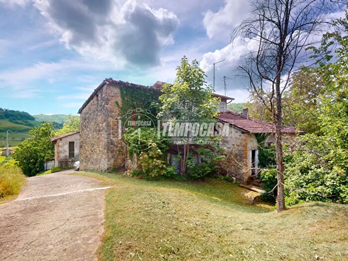 Appartamento trilocale in vendita in Via Bicocchi, Montese