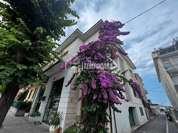 Appartamento quadrilocale in vendita in Viale Nettuno, Francavilla Al Mare