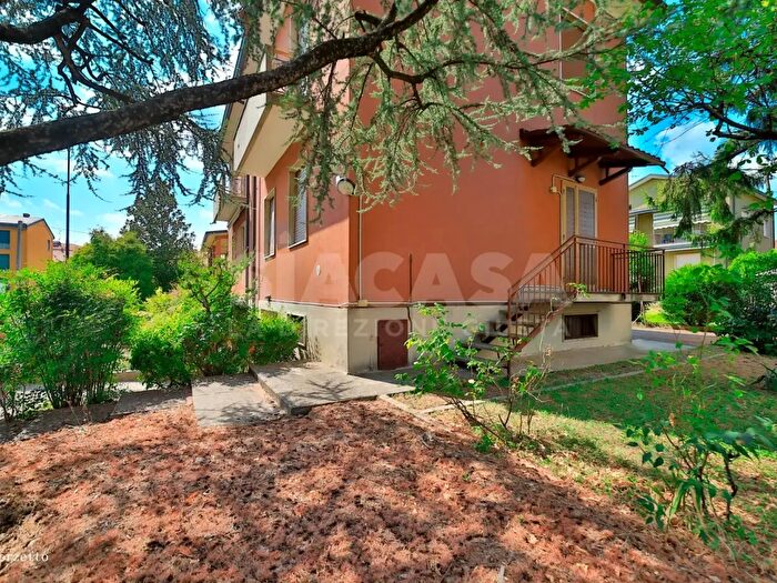 Casa trilocale in vendita in Via Italia, Bellusco