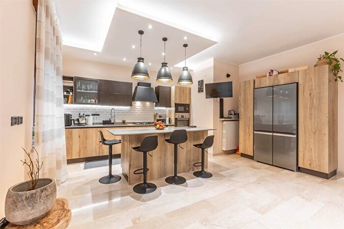 Appartamento con 8 locali in vendita in Via Adami Verona, Verona