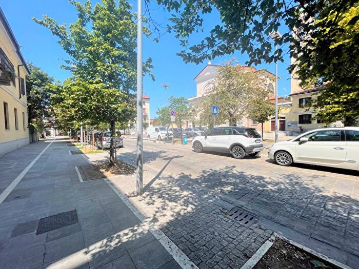 Appartamento quadrilocale in affitto in Viale Affori, Affori, Milano