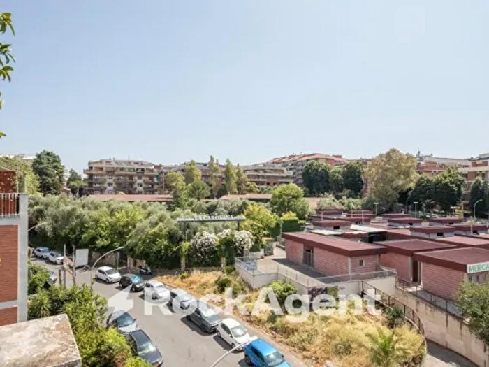 Appartamento trilocale in vendita in Via Riccardo Bianchi, Roma