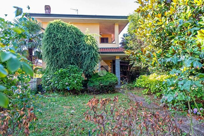 Casa trilocale in vendita in Via Fanin, Lainate