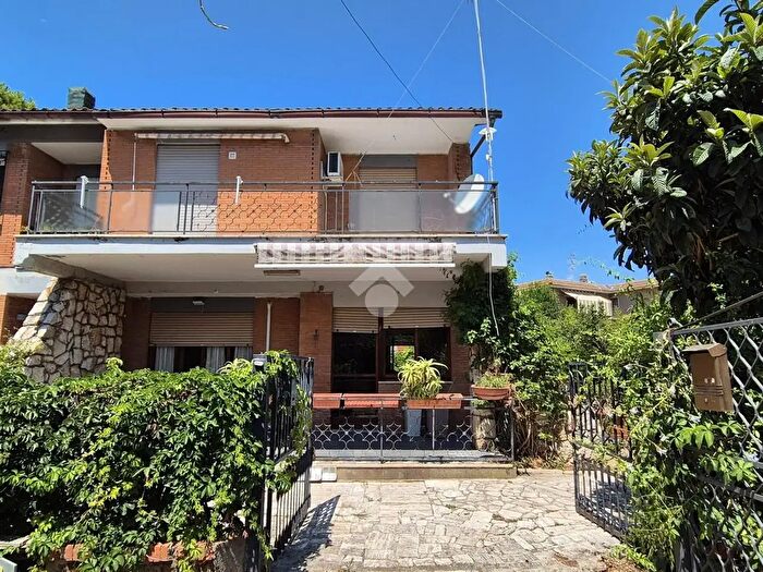 Casa quadrilocale in vendita in Via Odisseo, Tarquinia